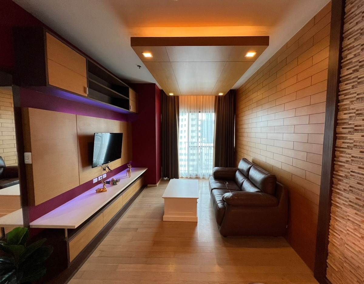 For RentCondoSukhumvit, Asoke, Thonglor : For rent: Noble Refine, fully furnished, ready to move in! Luxury condo near BTS Phrom Phong, beautiful room, high floor, only 32k.