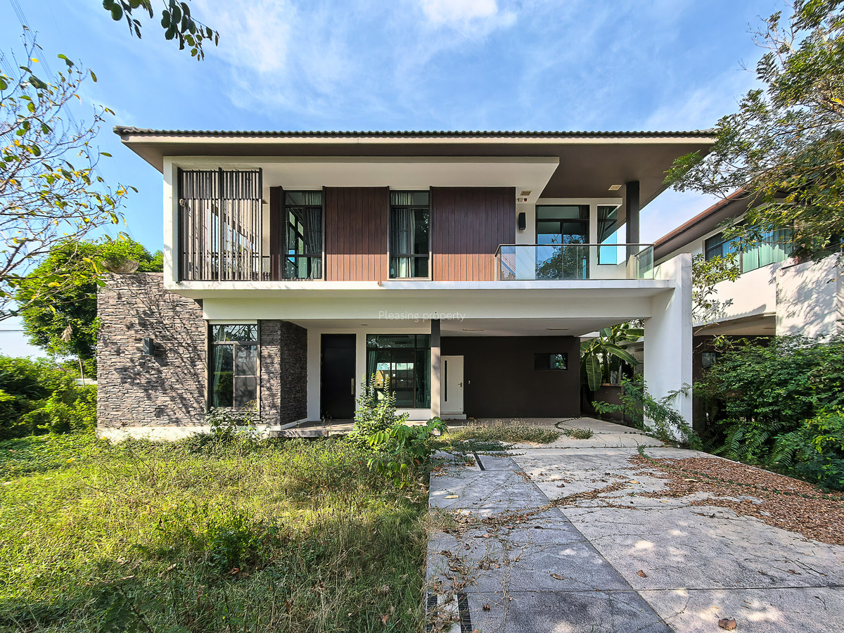 ขายบ้านลาดกระบัง สุวรรณภูมิ : บ้านเดี่ยว ร่มรื่น ใกล้อ่อนนุช จอดรถได้ 6 คัน