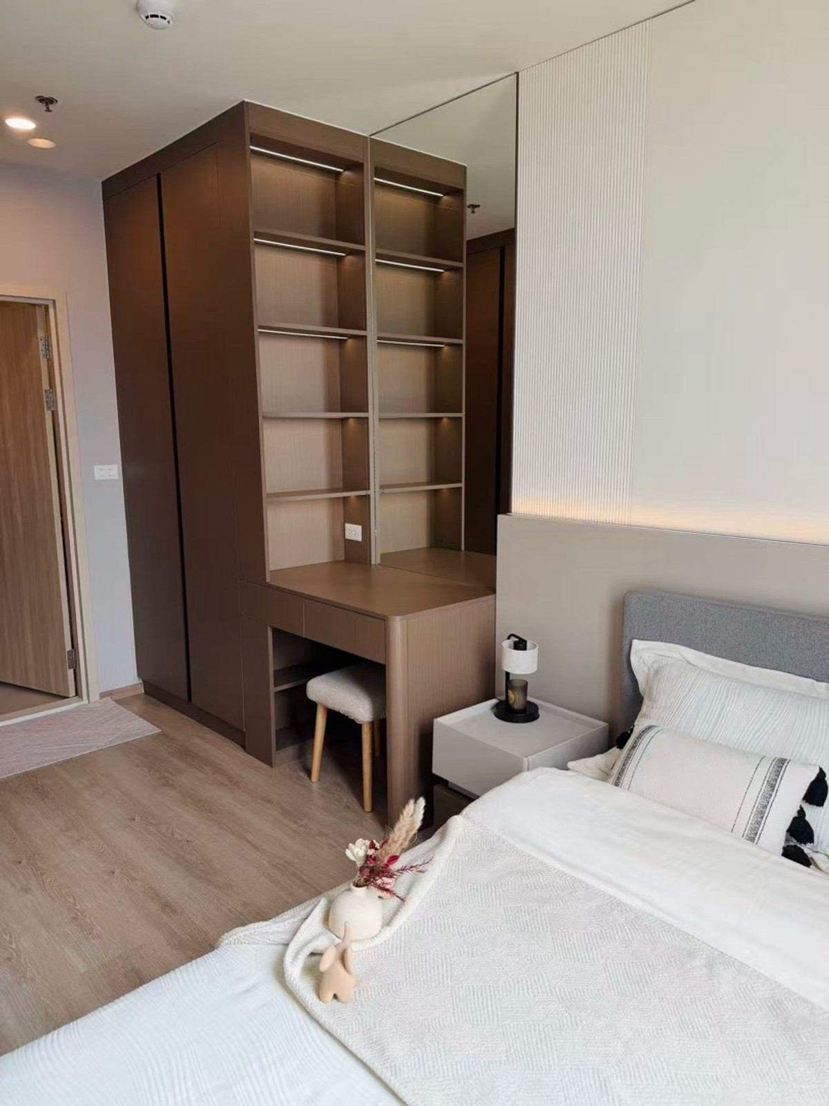 ให้เช่าคอนโดพระราม 9 เพชรบุรีตัดใหม่ RCA : ให้เช่า Nue District R9 ราคา 23,000 บาท [MPr260217]