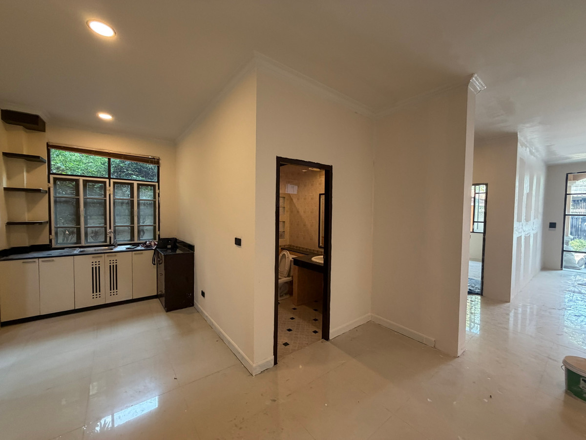 ให้เช่าบ้านสุขุมวิท อโศก ทองหล่อ : ให้เช่าบ้านใหญ่ ใกล้เอกมัย ทองหล่อ เลี้ยงสัตว์ขนาดเล็กได้ ในซอยปรีดีพนมยงค์ 25  	