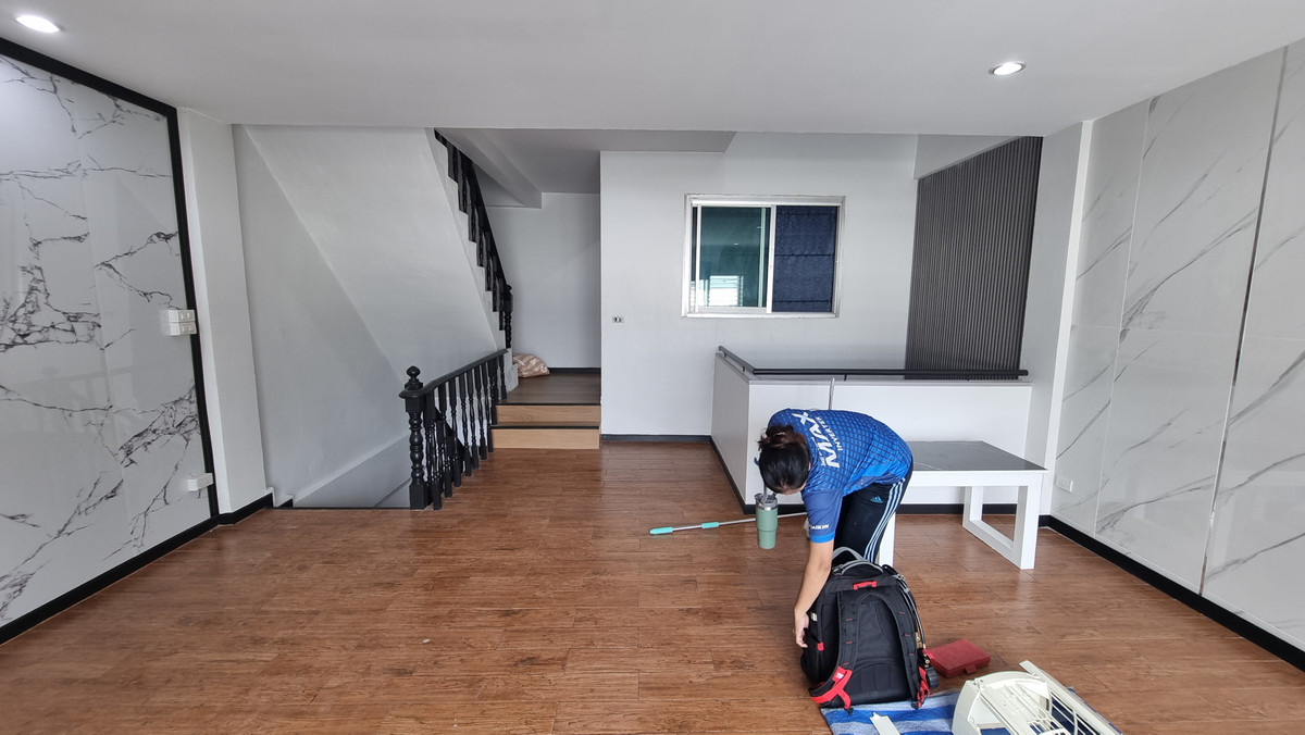 For RentTownhomeSukhumvit, Asoke, Thonglor : (BTS Thonglor, Pet Friendly) Newly Renovated Townhome for Rent – 800 meters to BTS Thong Lo