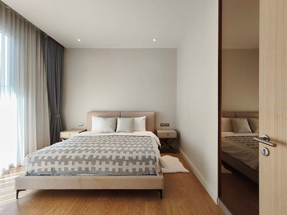 For RentCondoWongwianyai, Charoennakor : For Rent: Magnolias Waterfront Residences, 95,000 THB [NCr260238]