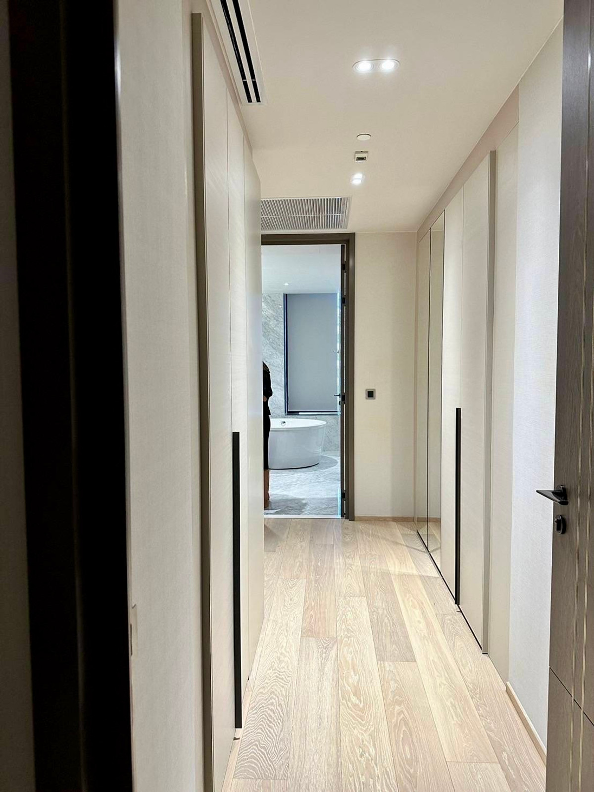 For SaleCondoWitthayu, Chidlom, Langsuan, Ploenchit : Tonson One Residence Penthouse: 3bed 3bath + maid 254.12sqm 158,000,000 Am: 0656199198