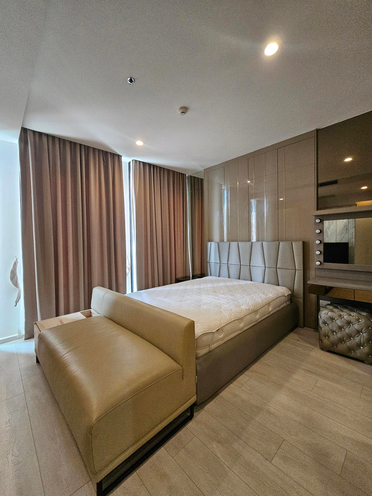 For RentCondoWitthayu, Chidlom, Langsuan, Ploenchit : 🔥For rent🔥 Noble Ploenchit 1 bedroom 45 sq m. Ready to move in!