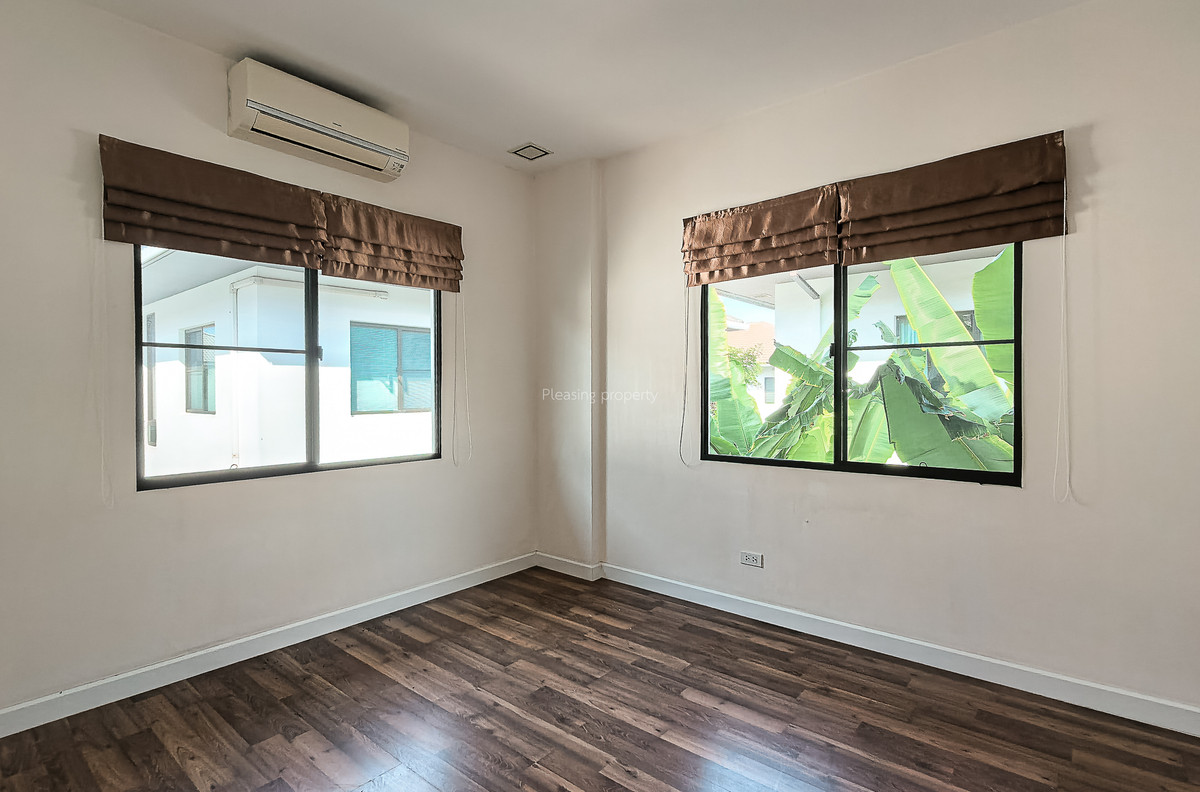 ขายบ้านลาดกระบัง สุวรรณภูมิ : บ้านเดี่ยว ร่มรื่น ใกล้อ่อนนุช จอดรถได้ 6 คัน