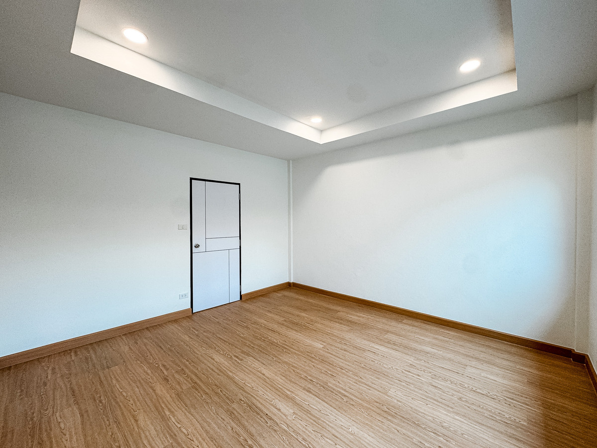 ขายทาวน์โฮมเลียบทางด่วนรามอินทรา : หมู่บ้าน 84 แมนชั่น / 2 ห้องนอน (ขาย), Moo Baan 84 Mansion / 2 Bedrooms (FOR SALE) FAHS035