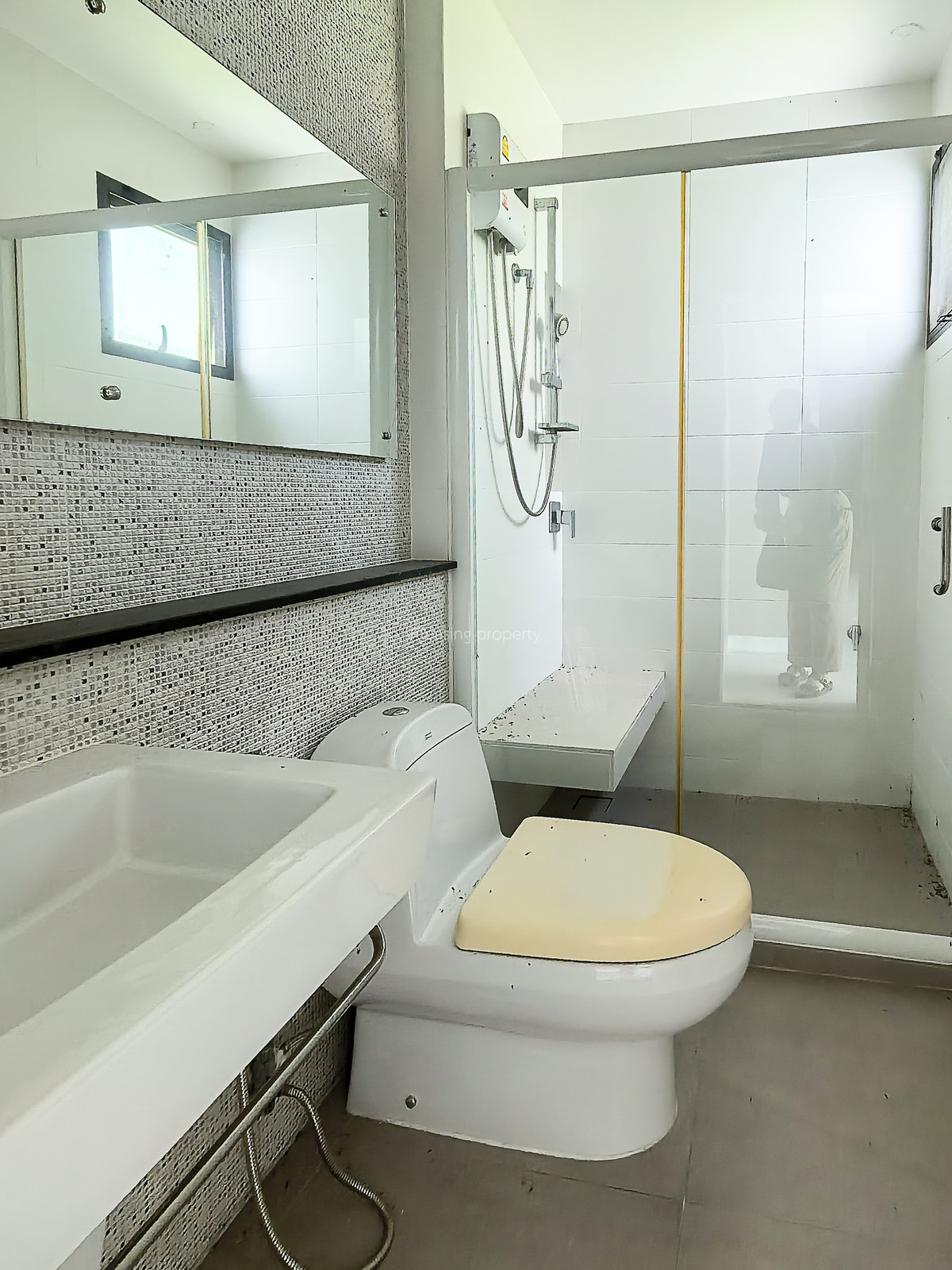 ขายบ้านลาดกระบัง สุวรรณภูมิ : บ้านเดี่ยว ร่มรื่น ใกล้อ่อนนุช จอดรถได้ 6 คัน