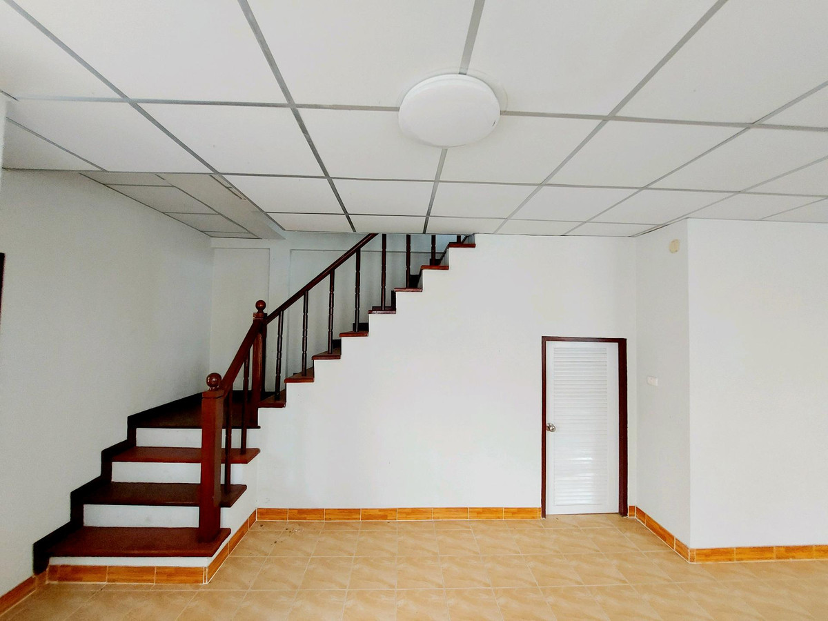 For SaleTownhomeNakhon Pathom : Corner townhouse for sale Pruksaphan Village, Lam Phaya, Nakhon Pathom, 20 sq m, 2 bedrooms, 2 bathrooms, near Central Nakhon Pathom, only 1.49 million baht.