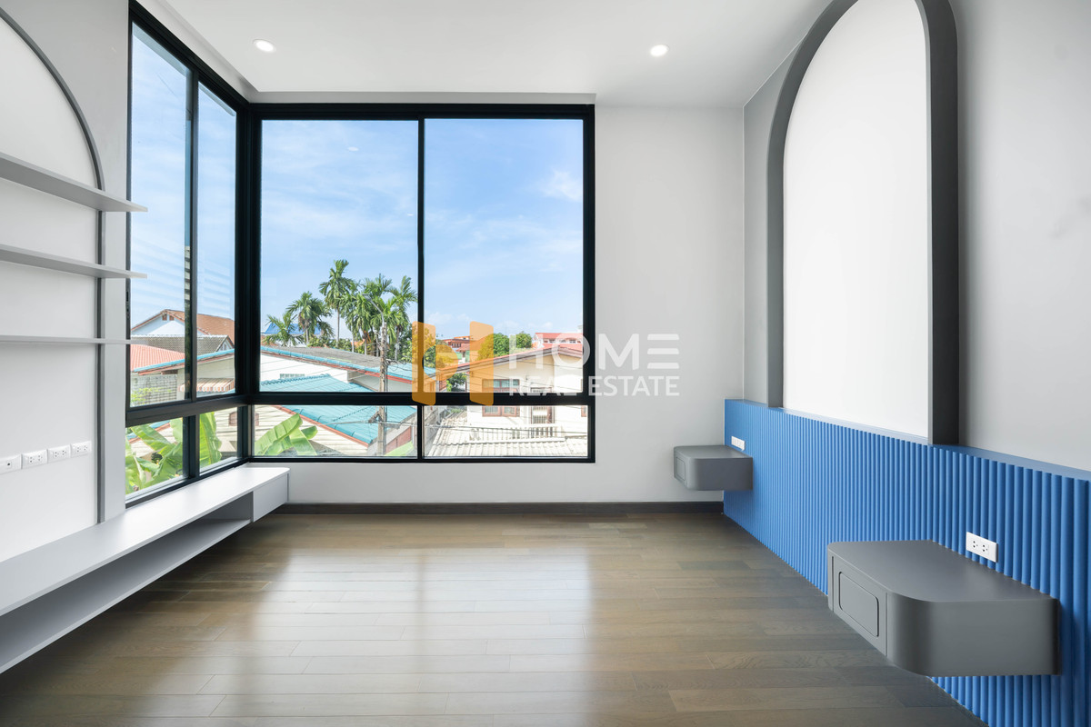 ขายบ้านเกษตรศาสตร์ รัชโยธิน : บ้านแปลงมุม ใกล้ BTS เพียง 500 ม. ✨ บ้านพร้อมที่ดิน เดอะ มาสเตอร์ เอกมัย - รามอินทรา / 5 ห้องนอน (ขาย), House with land The Master Ekkamai - Ramintra / 5 Bedrooms (FOR SALE) TPM335