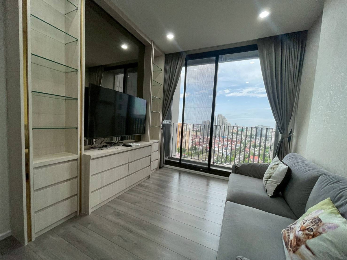 ให้เช่าคอนโดอ่อนนุช อุดมสุข : Whizdom Essence / 2 Bedrooms (FOR RENT), วิสซ์ดอม เอสเซ้นส์ / 2 ห้องนอน (เช่า) BB062