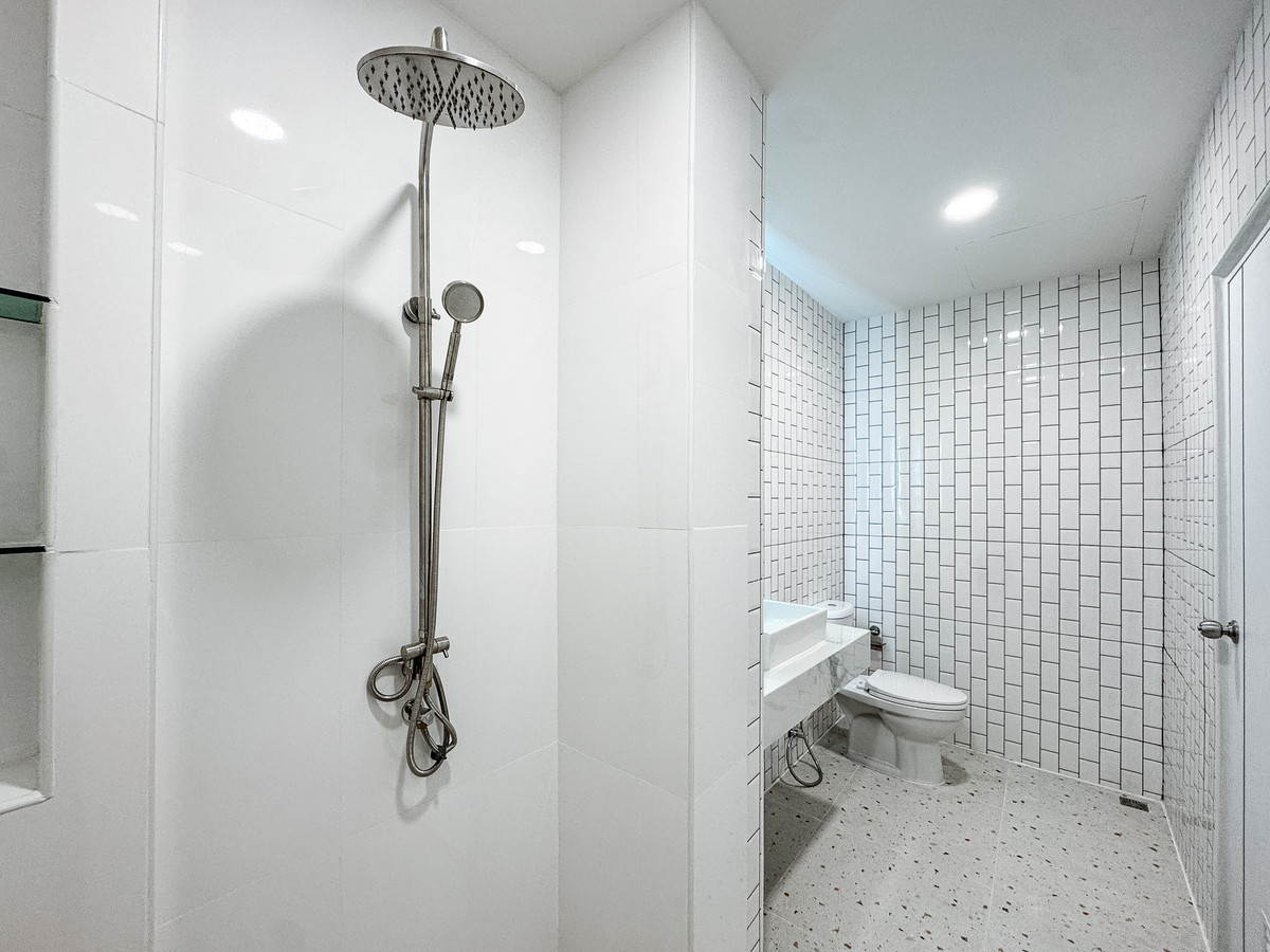 ขายทาวน์โฮมเลียบทางด่วนรามอินทรา : หมู่บ้าน 84 แมนชั่น / 2 ห้องนอน (ขาย), Moo Baan 84 Mansion / 2 Bedrooms (FOR SALE) FAHS035