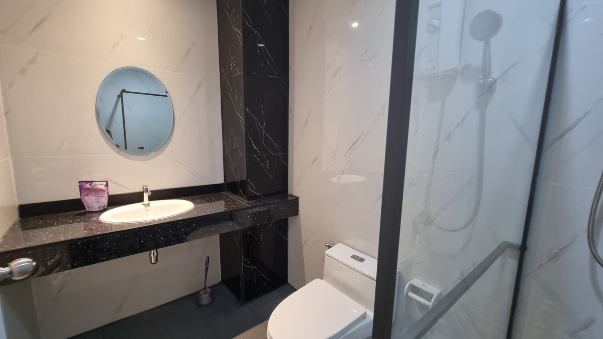 For RentTownhomeSukhumvit, Asoke, Thonglor : (BTS Thonglor, Pet Friendly) Newly Renovated Townhome for Rent – 800 meters to BTS Thong Lo