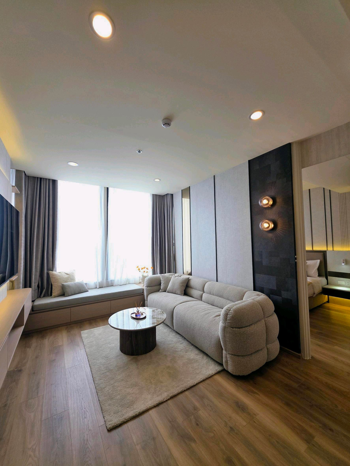 ให้เช่าคอนโดสุขุมวิท อโศก ทองหล่อ : 🎉ให้เช่า 2 ห้องนอน รีโนเวทใหม่สวยงาม🎉 Noble Form ทองหล่อ