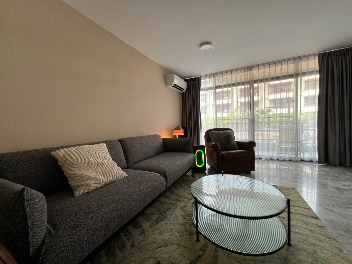 For RentTownhomePattanakan, Srinakarin : [For rent] 5-story townhome near the Yellow Line. |✨Baan Green Town | Located in Soi Phatthanakan 52, convenient travel into the city, only 10 minutes.