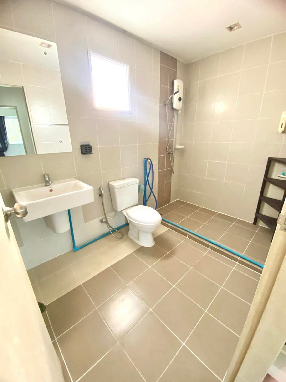 ให้เช่าทาวน์โฮมพระราม 2 บางขุนเทียน : 🏠✨ ให้เช่าทาวน์เฮ้าส์ 2 ชั้น ทำเลพระราม 2 – ท่าข้าม