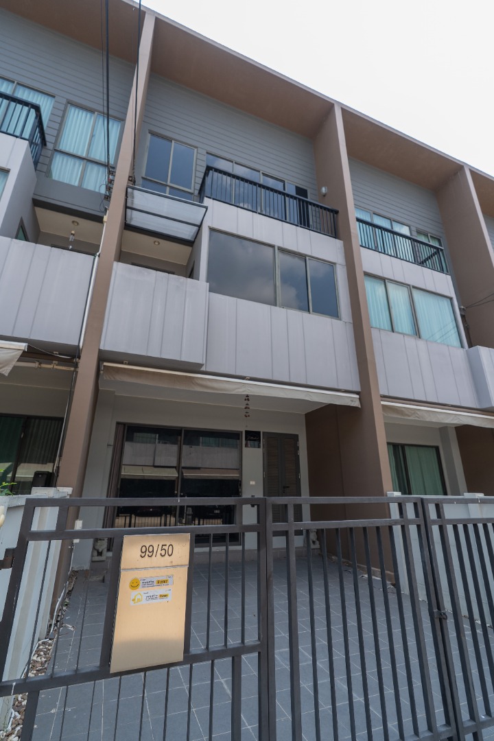 For SaleHousePattanakan, Srinakarin : 🔥Urgent Sale🔥 Baan Klang Muang The Edition Rama 9 - Bangkok Kreetha, 3 bedrooms, 3 bathrooms. Brand new house, excellent condition, convenient location❗