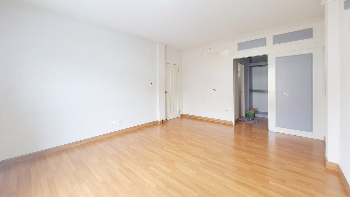 ขายบ้านพระราม 5 ราชพฤกษ์ บางกรวย : ขายด่วนบ้านเดี่ยว 3 ชั้น หลังริม MIND ปิ่นเกล้า-จรัญ 5 ห้องนอน 5 ห้องน้ำ พื้นที่เยอะ ต่อเติมครบพร้อมอยู่ ใกล้ทางด่วนศรีรัช คุ้มมาก 