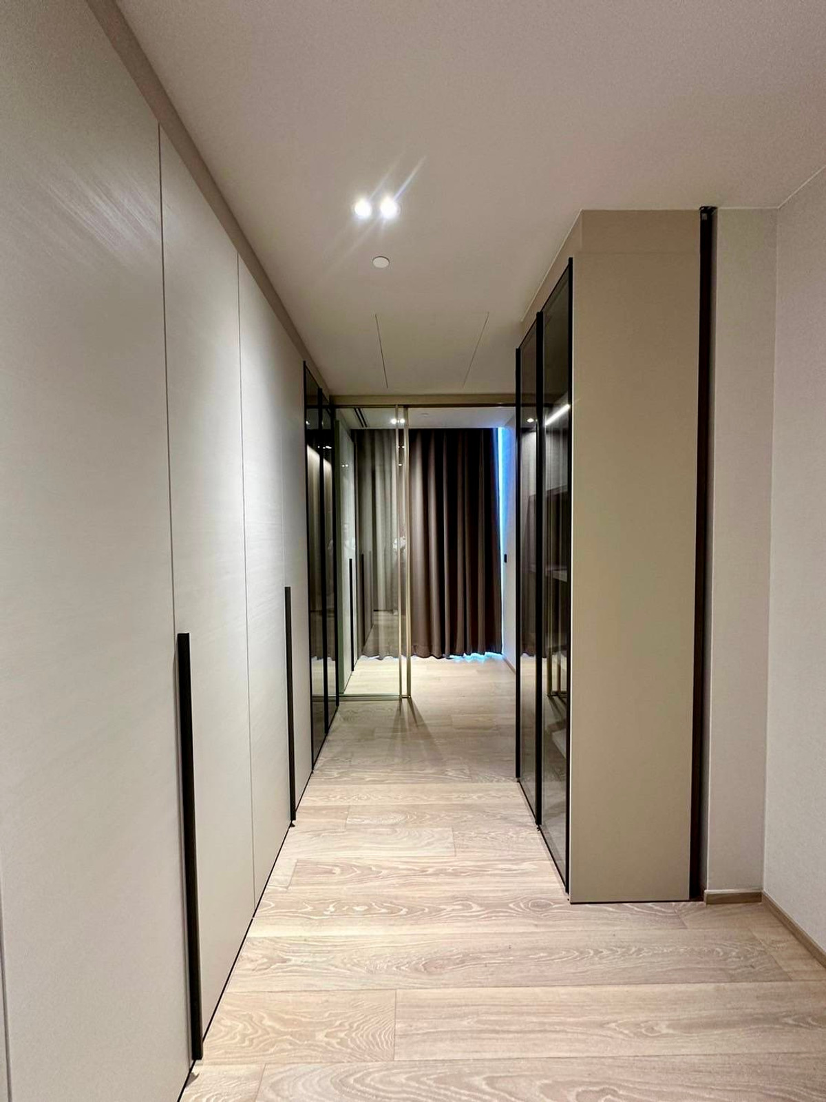 For SaleCondoWitthayu, Chidlom, Langsuan, Ploenchit : Tonson One Residence Penthouse: 3bed 3bath + maid 254.12sqm 158,000,000 Am: 0656199198