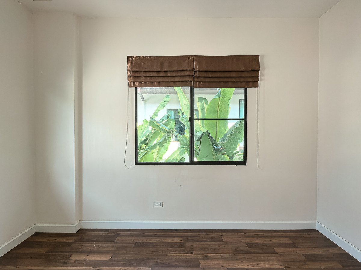 ขายบ้านลาดกระบัง สุวรรณภูมิ : บ้านเดี่ยว ร่มรื่น ใกล้อ่อนนุช จอดรถได้ 6 คัน