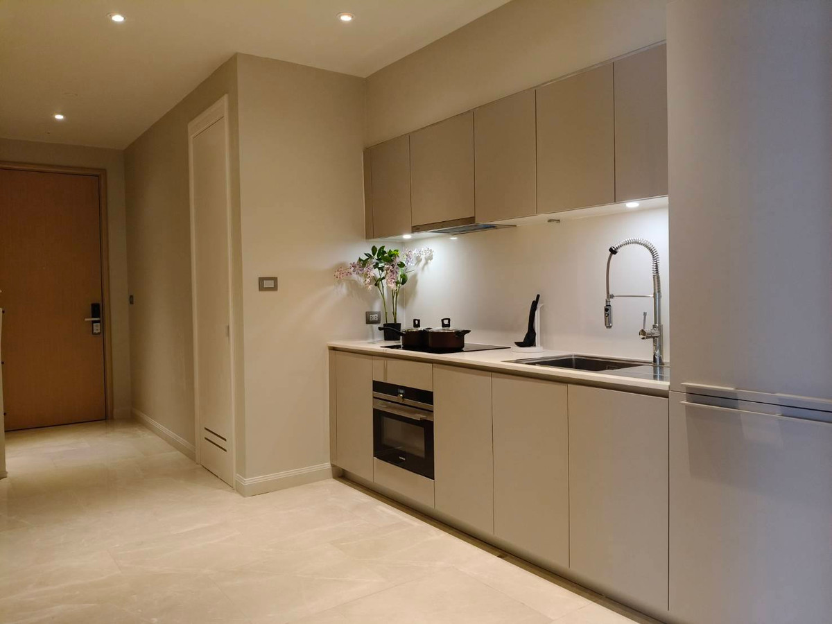 For RentCondoWongwianyai, Charoennakor : For Rent: Magnolias Waterfront Residences, 95,000 THB [NCr260238]