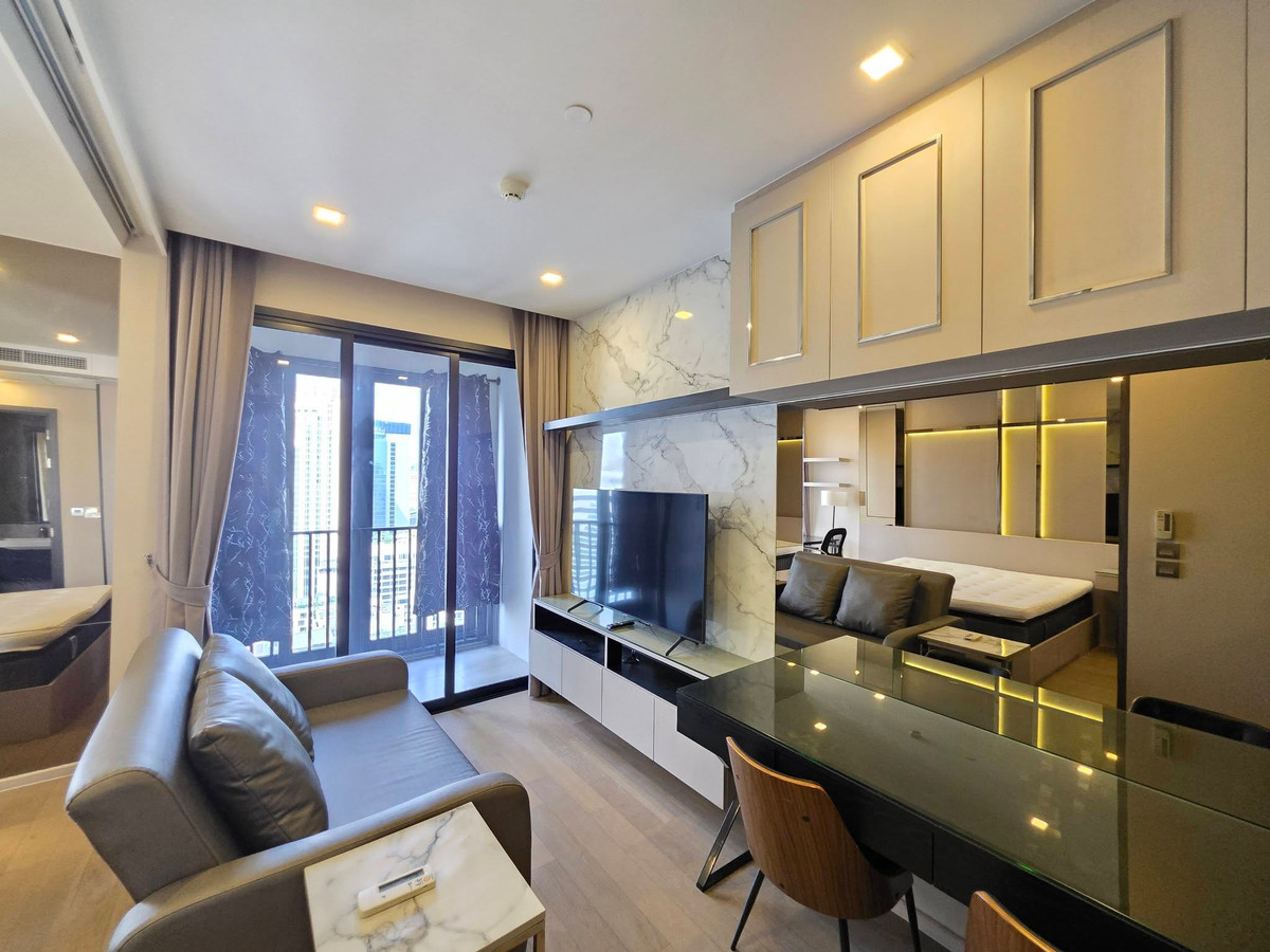 For RentCondoSukhumvit, Asoke, Thonglor : For rent ashton asoke one bedroom fully furnished 0 meter from mrt sukhumvit 