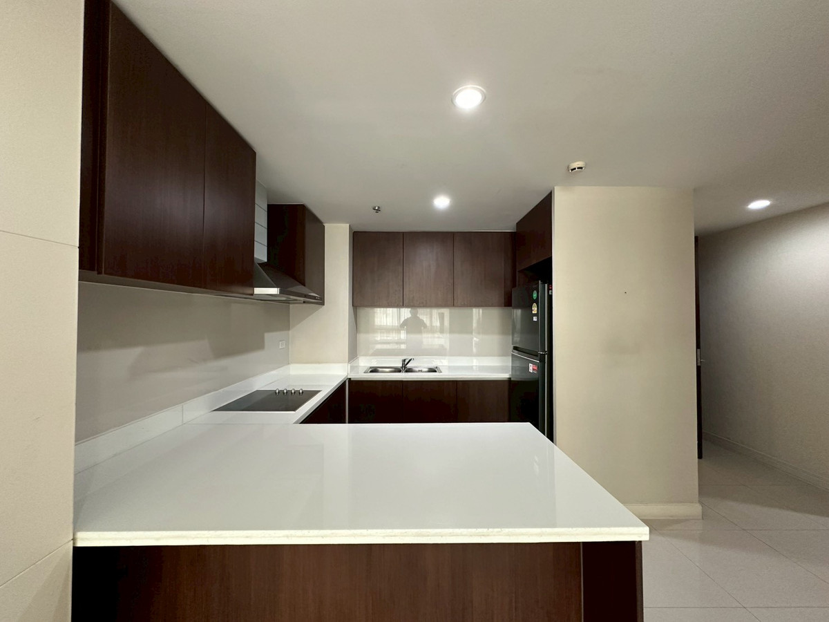 For RentCondoWitthayu, Chidlom, Langsuan, Ploenchit : ✨Condo for rent, The Rajdamri, 3 bedrooms, fully furnished and electrical appliances, convenient travel, near BTS Ratchadamri, Lumpini Park.