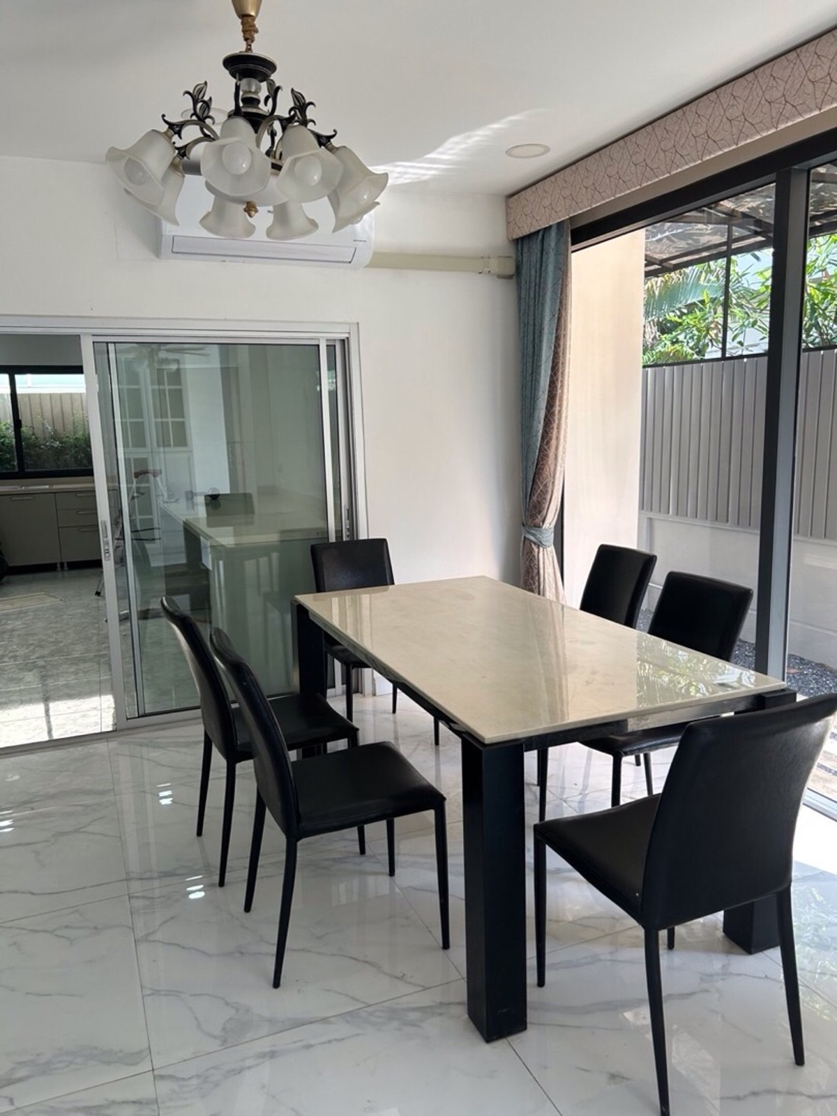 ให้เช่าบ้านมีนบุรี-ร่มเกล้า : บ้านเดี่ยวสไตล์หรู 2ชั้น ให้เช่า หมู่บ้านเพอเฟคเพลส รามคำแหง 164 เนื้อที่127 ตารางวา มีนบุรี กรุงเทพ10510