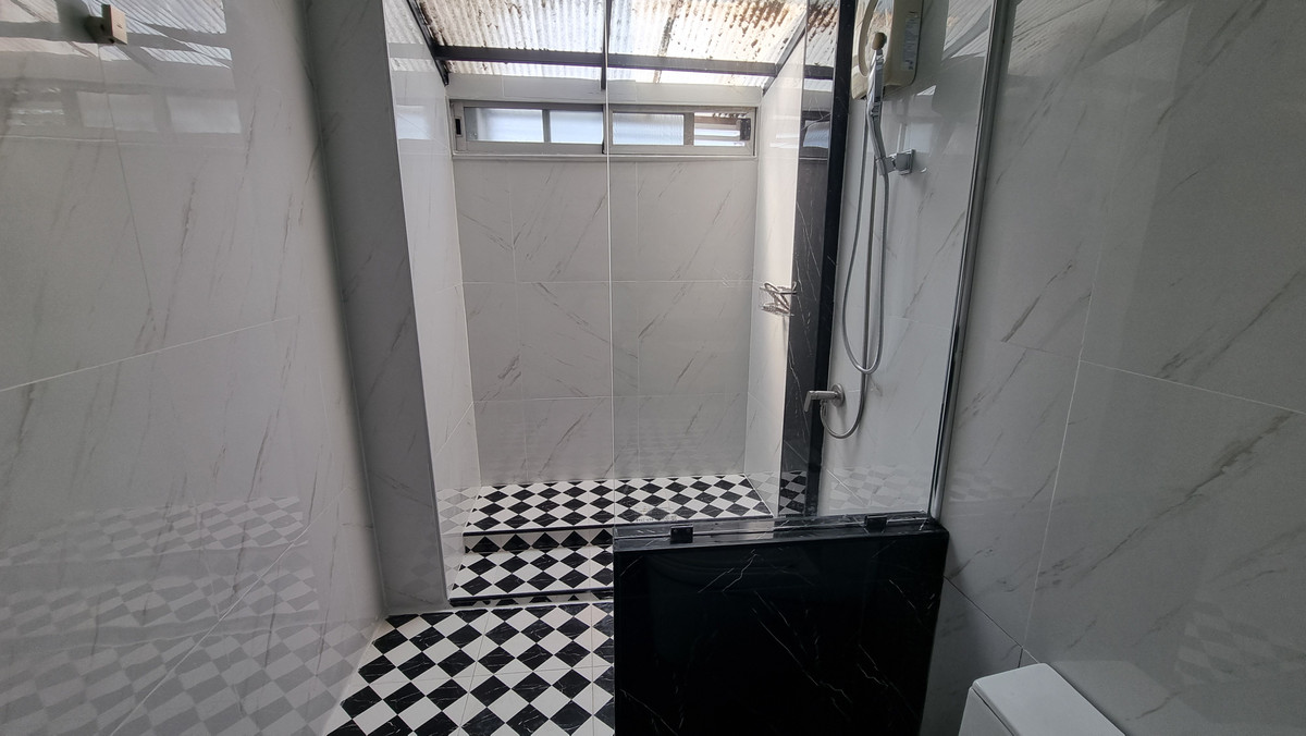 For RentTownhomeSukhumvit, Asoke, Thonglor : (BTS Thonglor, Pet Friendly) Newly Renovated Townhome for Rent – 800 meters to BTS Thong Lo