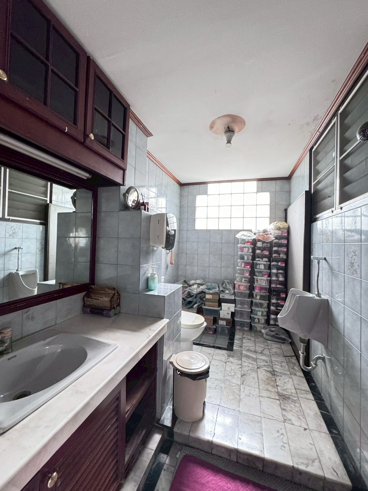 For SaleHouseChaengwatana, Muangthong : 2-storey detached house for sale, corner plot 148 sq m, in the heart of Ngamwongwan 47, intersection 1-3, location at the beginning of the alley, parking for 10+ cars, suitable for both living and office use.