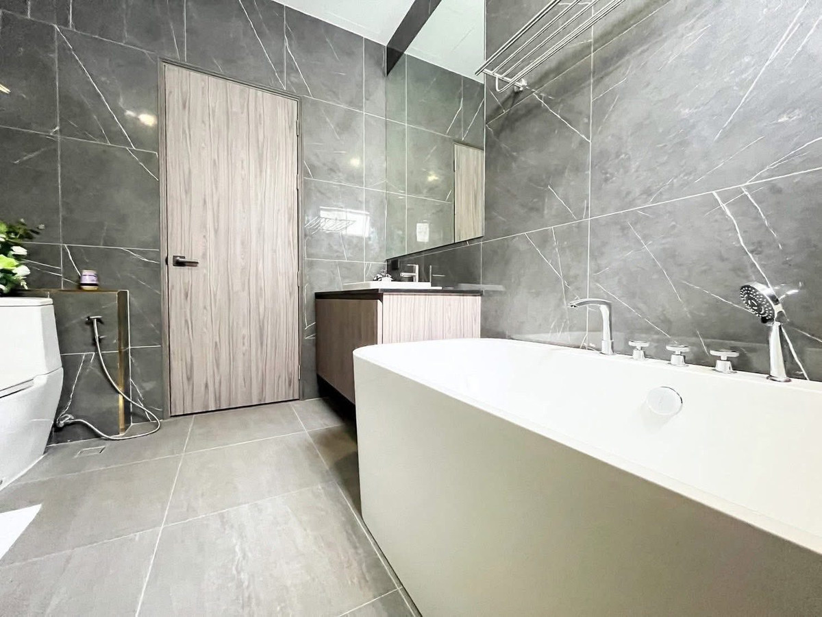 For SaleHousePattaya, Bangsaen, Chonburi : 🏡 Jin Village Land and House | Modern Luxury Pool Villa | เริ่มต้น 9.X – 1X.X ล้านบาท