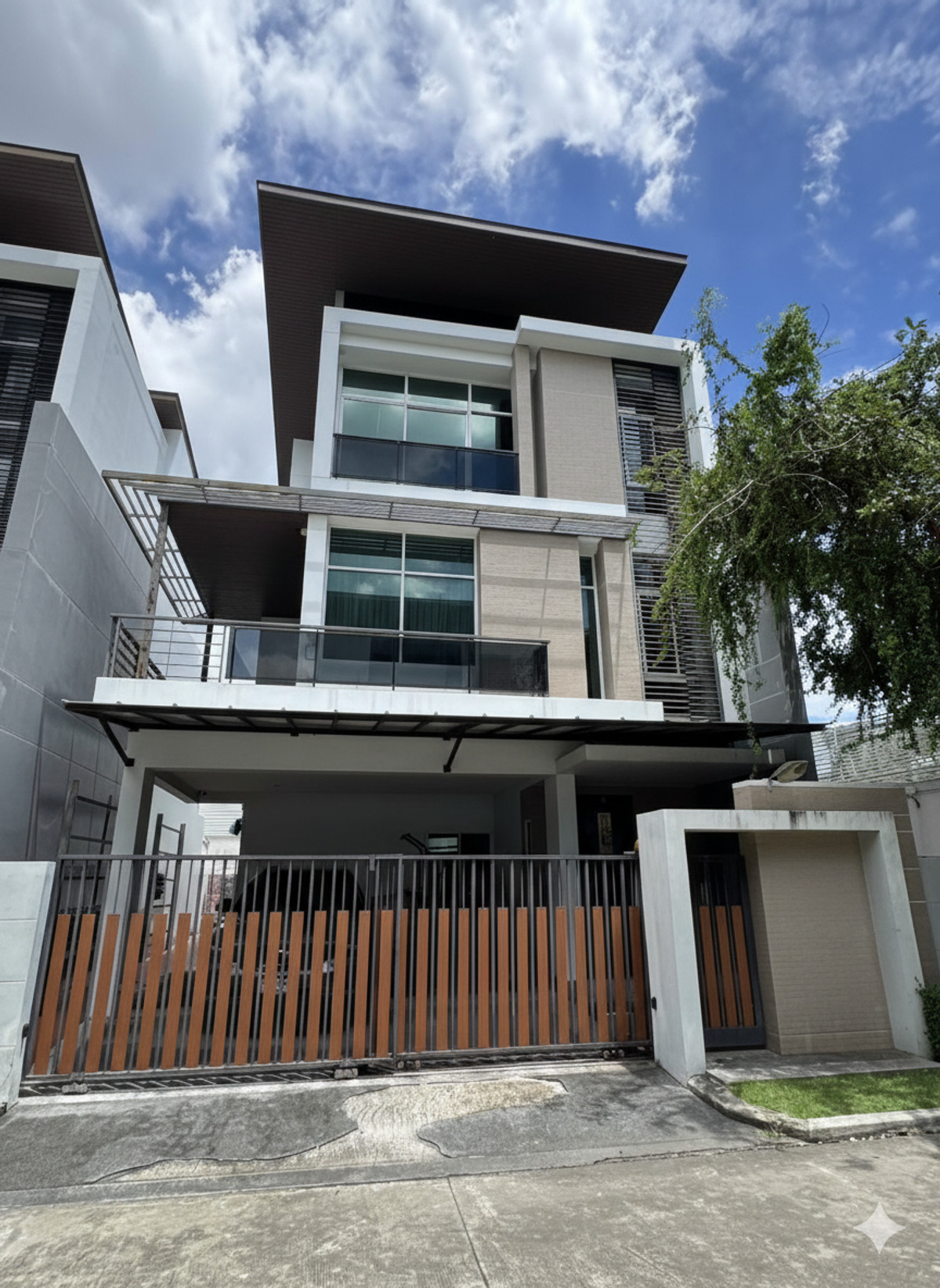 ขายบ้านพัฒนาการ ศรีนครินทร์ : เนอวานา บียอนด์ พระราม 9 - รามคำแหง / 3 ห้องนอน (ขาย), Nirvana Beyond Rama 9 - Ramkhamhaeng / 3 Bedrooms (FOR SALE) JANE002