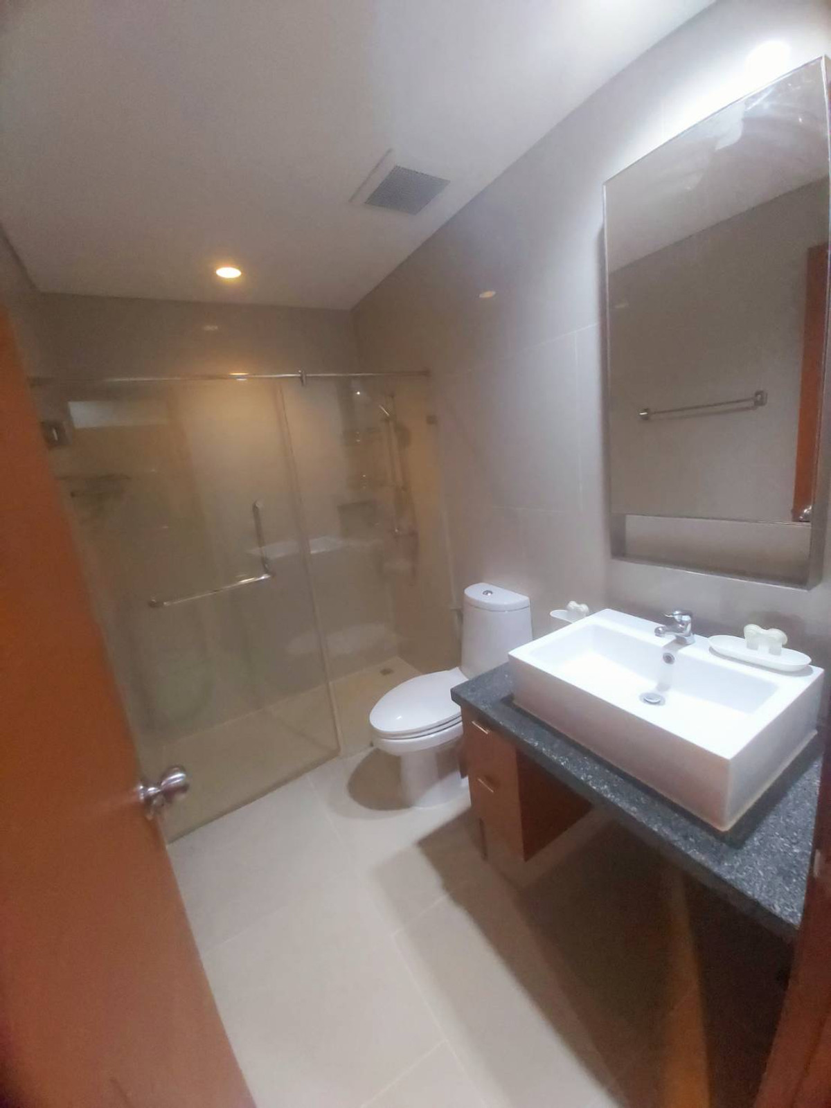 For RentCondoWongwianyai, Charoennakor : For rent! Villa Sathorn, fully furnished studio, 16,000.-, next to BTS Krung Thonburi.