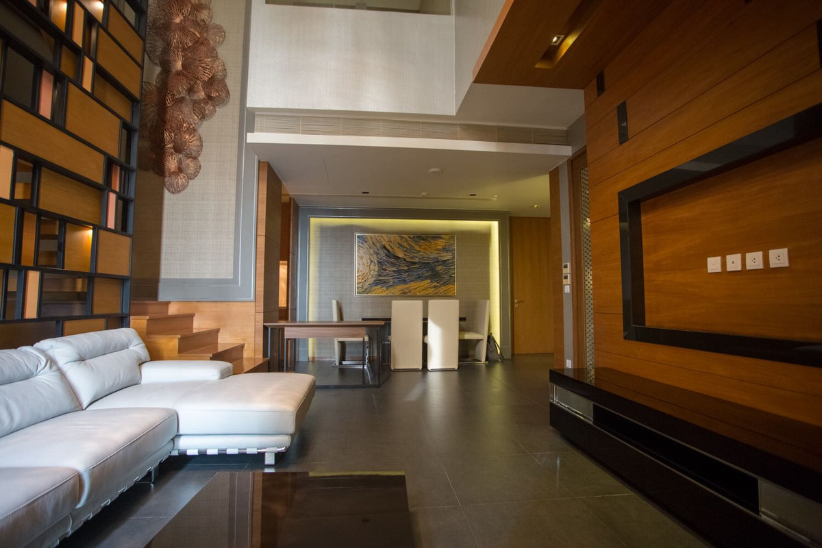 ให้เช่าคอนโดสาทร นราธิวาส : ✨🏢ให้เช่าคอนโดหรูแบบ Duplexย่านสาทรที่  Sukhothai Residence 2ห้องนอน ตกแต่งครบ พร้อมเฟอร์นิเจอร์ครบครัน ใกล้ MRT ลุมพินี