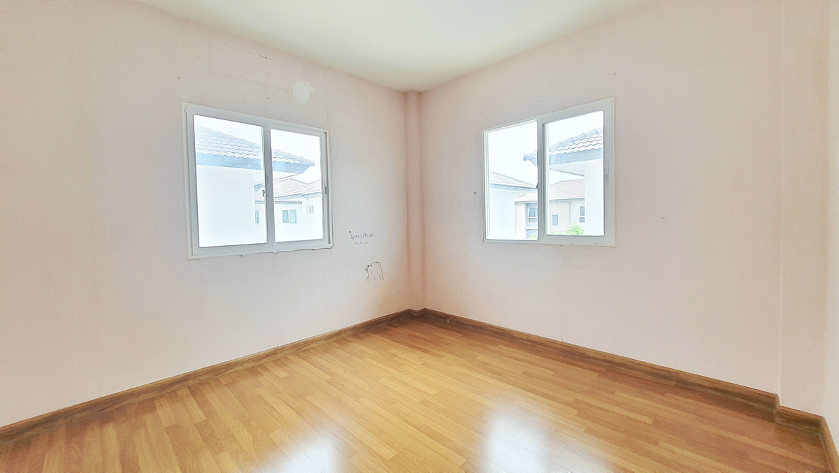 ขายบ้านพระราม 5 ราชพฤกษ์ บางกรวย : ขายด่วนบ้านเดี่ยว 3 ชั้น หลังริม MIND ปิ่นเกล้า-จรัญ 5 ห้องนอน 5 ห้องน้ำ พื้นที่เยอะ ต่อเติมครบพร้อมอยู่ ใกล้ทางด่วนศรีรัช คุ้มมาก 