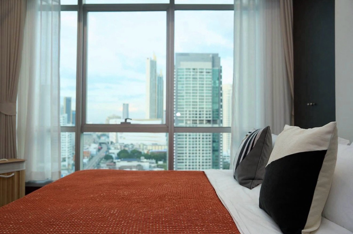 CondoWongwianyai, Charoennakor : Riverfront Condo Baan Sathorn Chaopraya Spacious Residence with Panoramic Chao Phraya View in Prime Riverside Location