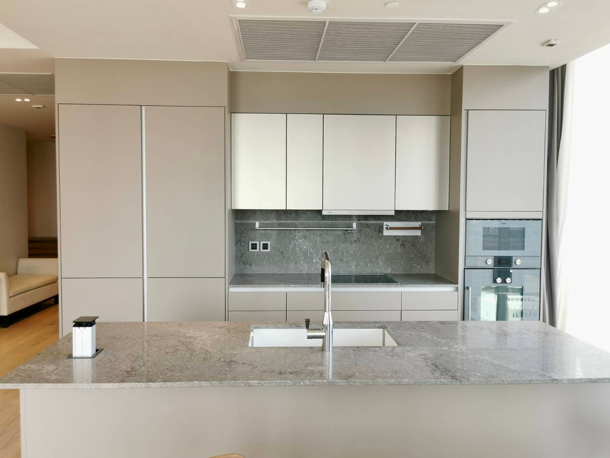 For SaleCondoWitthayu, Chidlom, Langsuan, Ploenchit : Tonson One Residence Penthouse: 3bed 3bath + maid 254.12sqm 158,000,000 Am: 0656199198