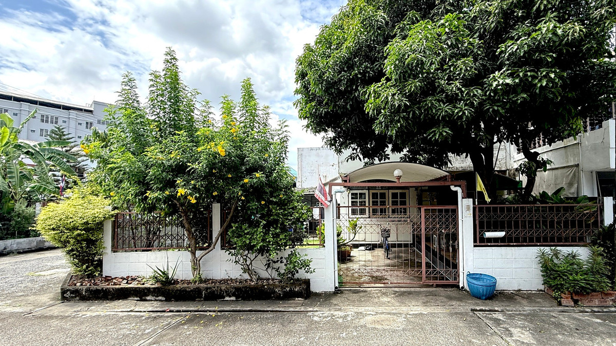 For SaleTownhomeLadprao101, Happy Land, The Mall Bang Kapi : Detached House Thai Population Ladprao 93 / 4 bedrooms (for sale), Detached House Thai Population Ladprao 93 (FOR SALE) FAHS034