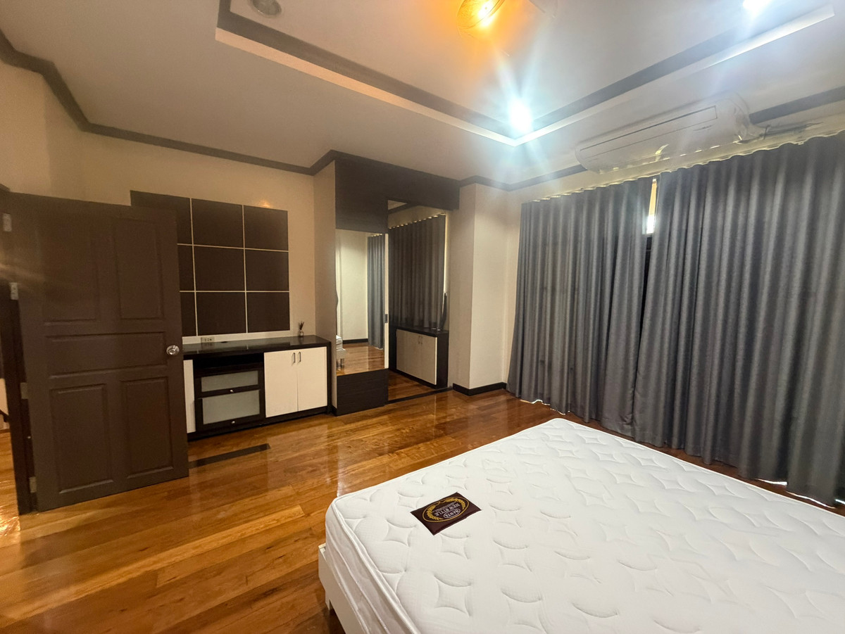 ให้เช่าบ้านสุขุมวิท อโศก ทองหล่อ : ให้เช่าบ้านใหญ่ ใกล้เอกมัย ทองหล่อ เลี้ยงสัตว์ขนาดเล็กได้ ในซอยปรีดีพนมยงค์ 25  	