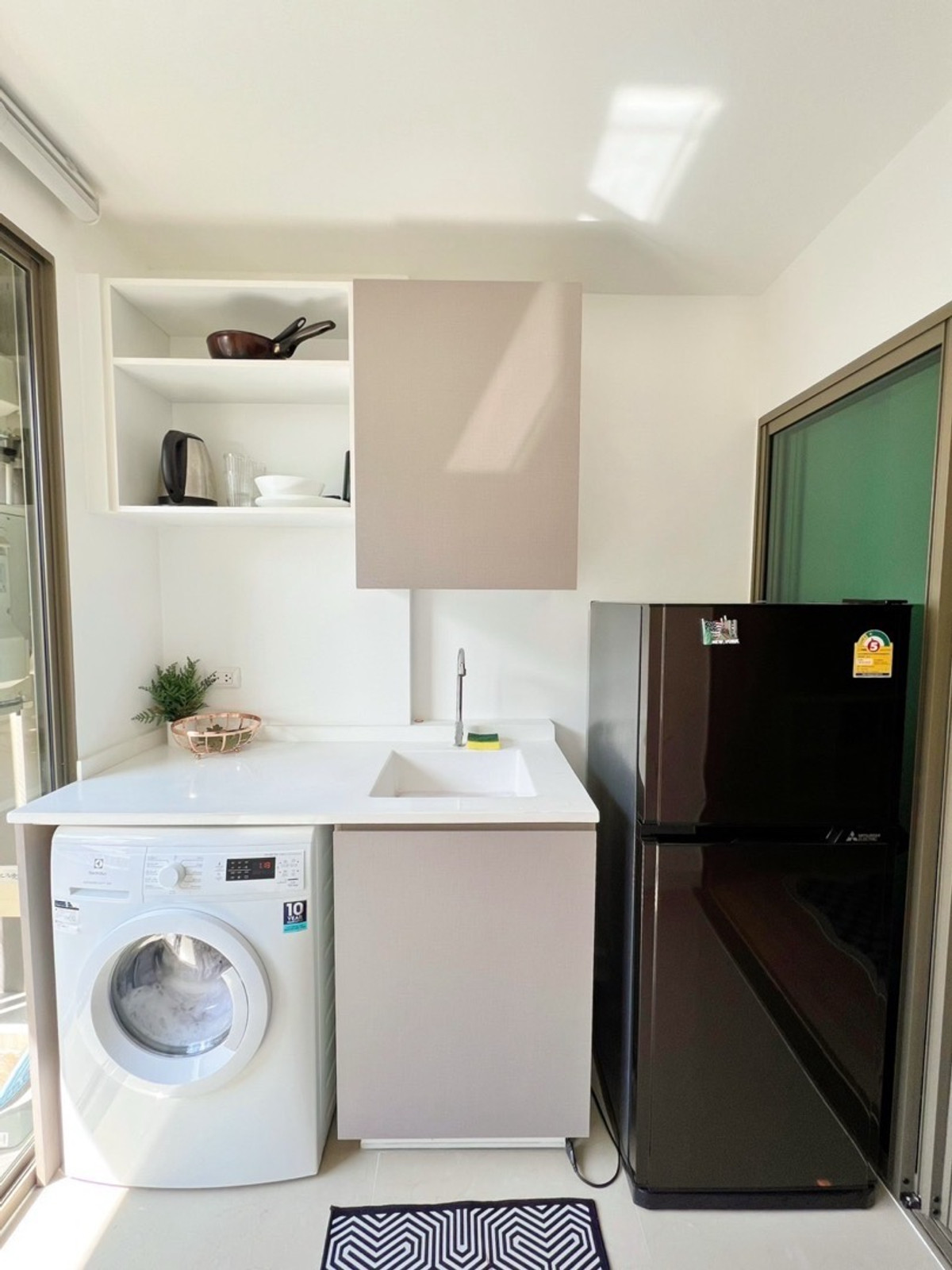 For SaleCondoRatchadapisek, Huaikwang, Suttisan : Mertro Luxe Ratchada ready for sale, beautifully decorated, price 3.59 million baht. If interested, call: 0946242014 Nui.