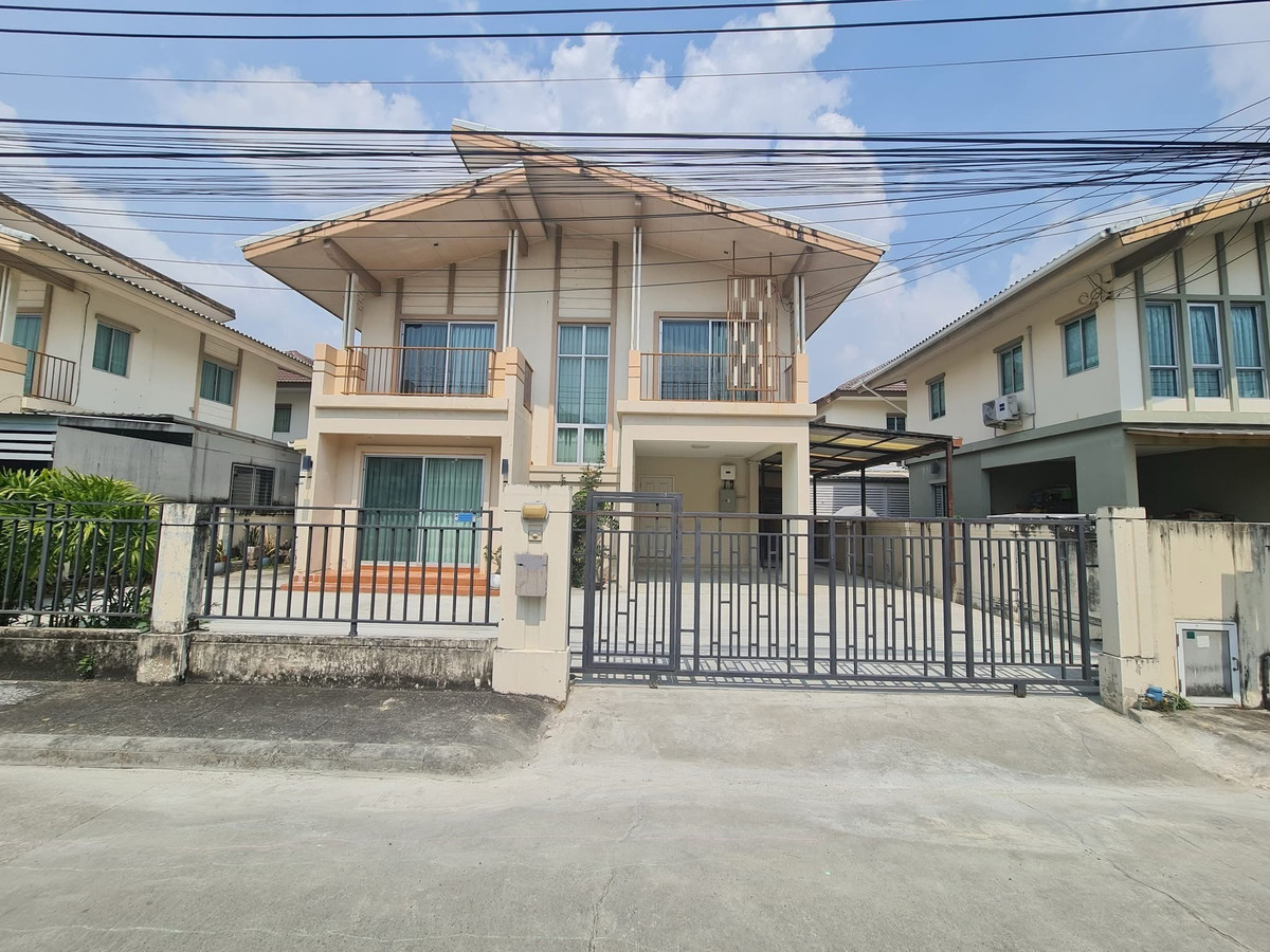 For RentHouseSamut Prakan,Samrong : Single house for rent Pruksa Puri Village, Soi King Kaew 37, near Suvarnabhumi Airport and Robinson Lat Krabang.