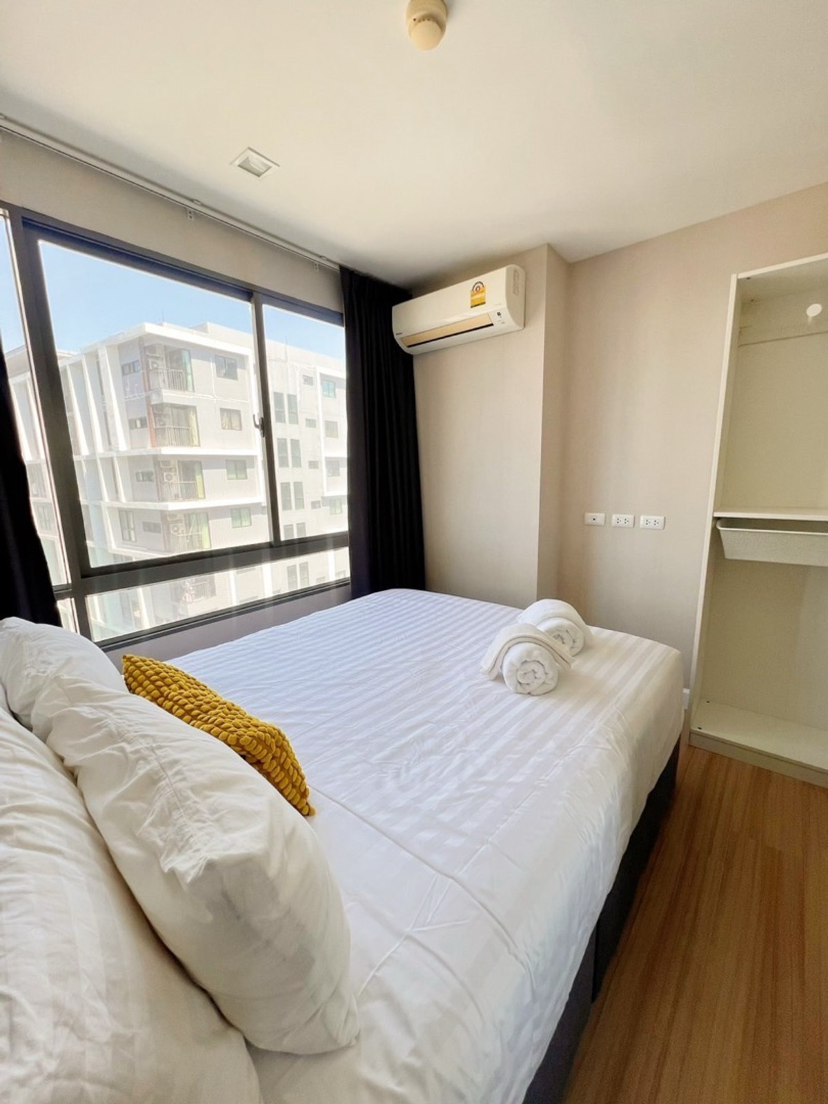 For SaleCondoRatchadapisek, Huaikwang, Suttisan : Mertro Luxe Ratchada ready for sale, beautifully decorated, price 3.59 million baht. If interested, call: 0946242014 Nui.