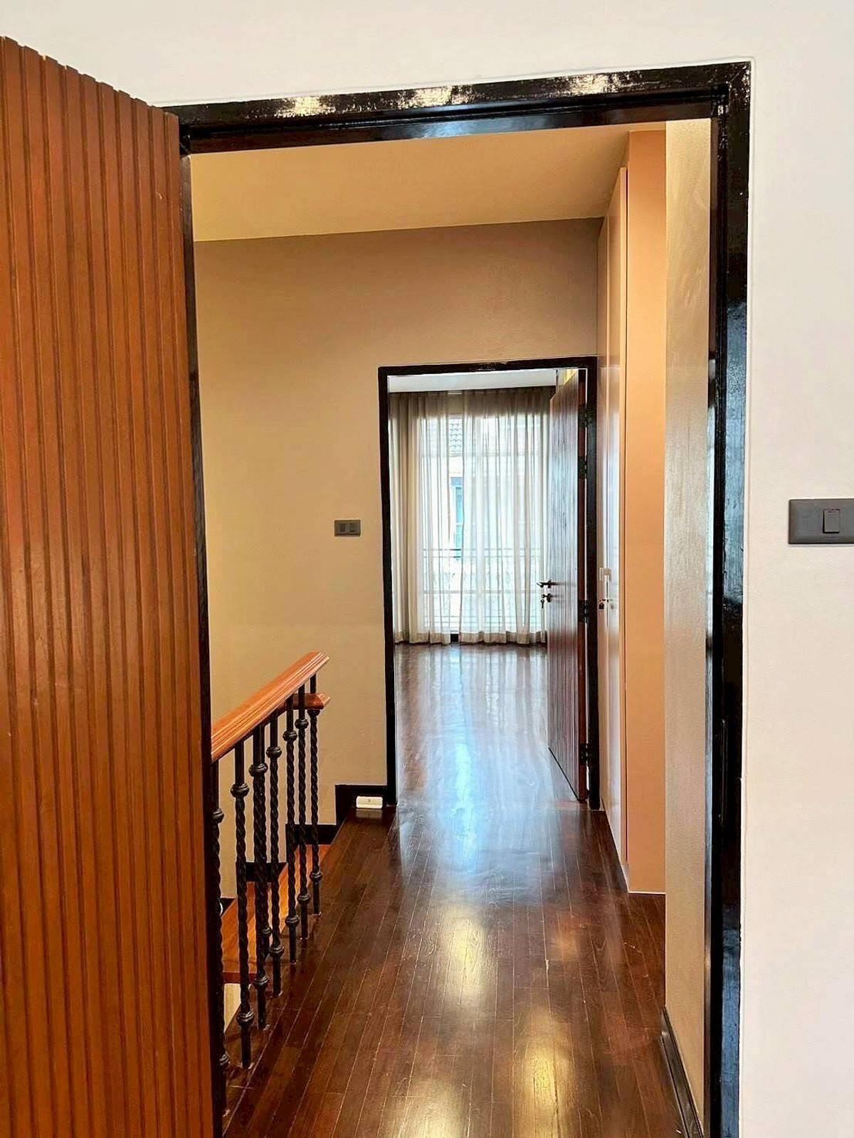 For SaleTownhomeSukhumvit, Asoke, Thonglor : For sale‼️ Baan Klang Krung Thonglor project, 4 floors, 26 sq m, in the heart of Thonglor, Newly Renovated, Khlong Tan Nuea Subdistrict, Watthana District, Bangkok, price 50,000,000 baht.