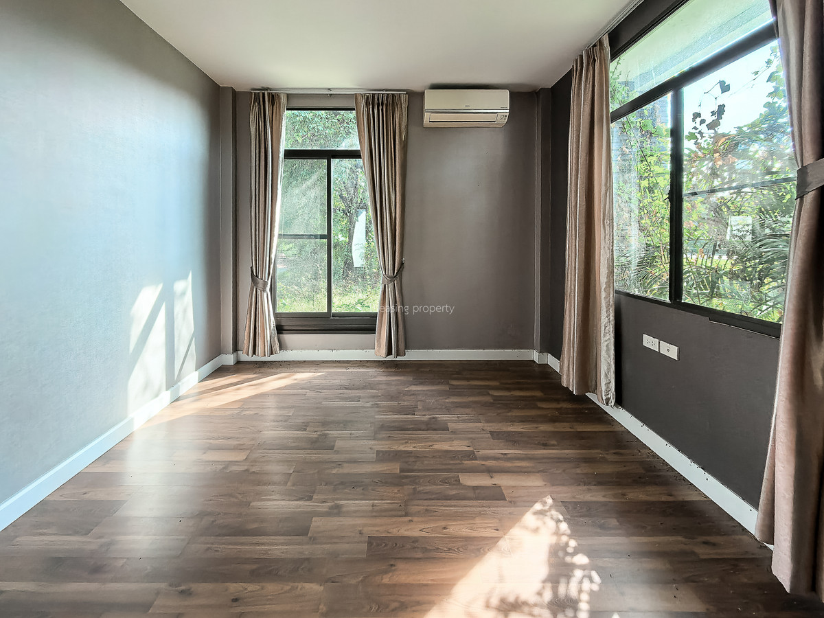 ขายบ้านลาดกระบัง สุวรรณภูมิ : บ้านเดี่ยว ร่มรื่น ใกล้อ่อนนุช จอดรถได้ 6 คัน