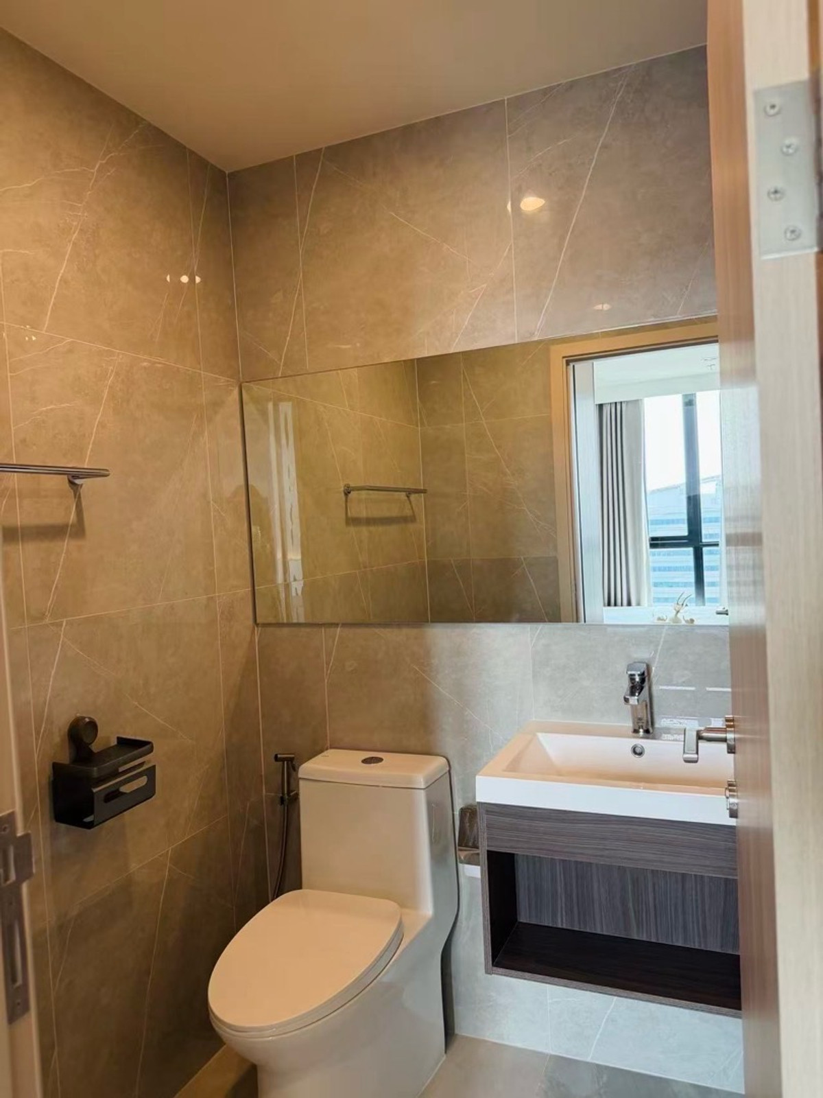 ให้เช่าคอนโดพระราม 9 เพชรบุรีตัดใหม่ RCA : ให้เช่า Nue District R9 ราคา 23,000 บาท [MPr260217]