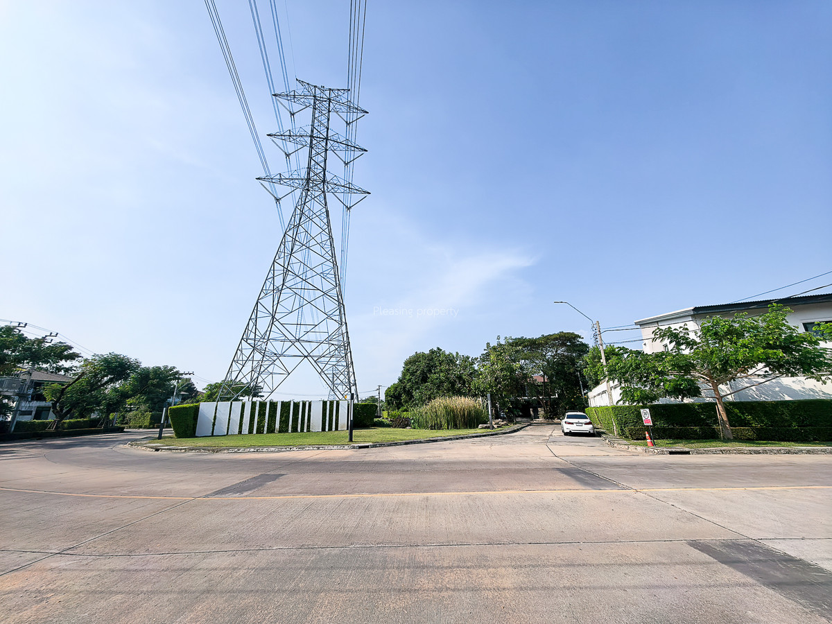 ขายบ้านลาดกระบัง สุวรรณภูมิ : บ้านเดี่ยว ร่มรื่น ใกล้อ่อนนุช จอดรถได้ 6 คัน