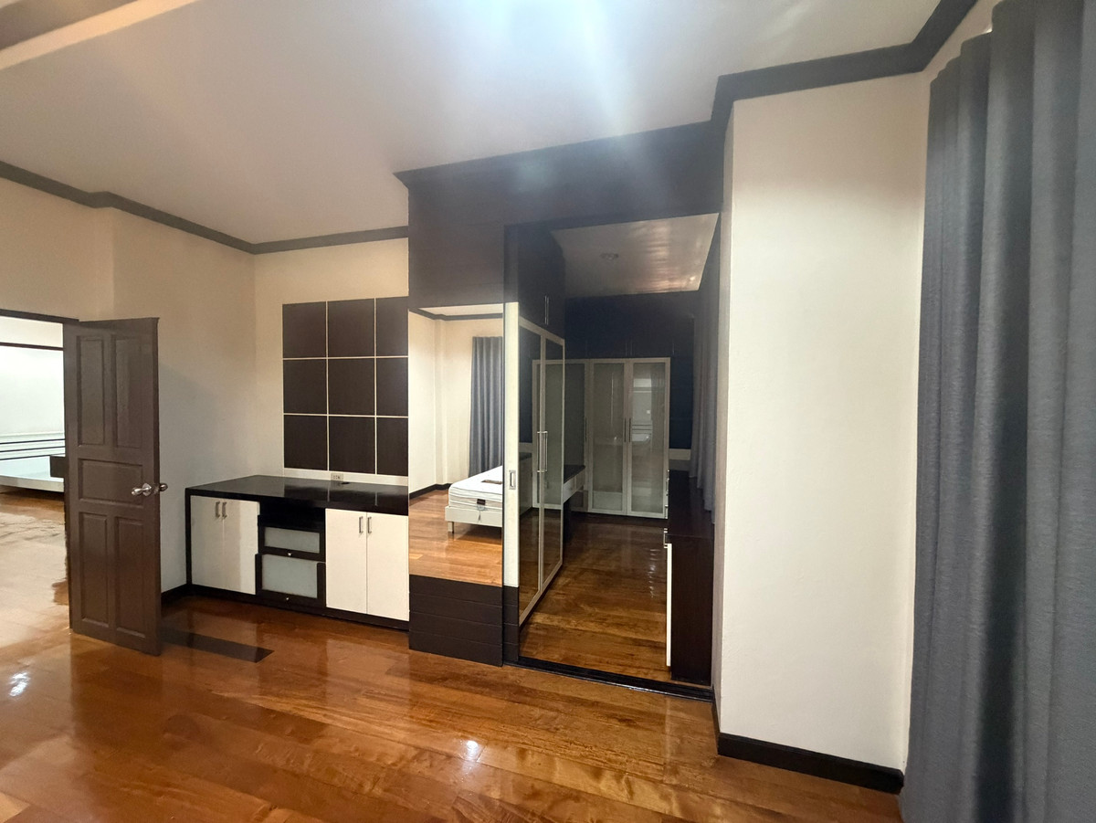 ให้เช่าบ้านสุขุมวิท อโศก ทองหล่อ : ให้เช่าบ้านใหญ่ ใกล้เอกมัย ทองหล่อ เลี้ยงสัตว์ขนาดเล็กได้ ในซอยปรีดีพนมยงค์ 25  	