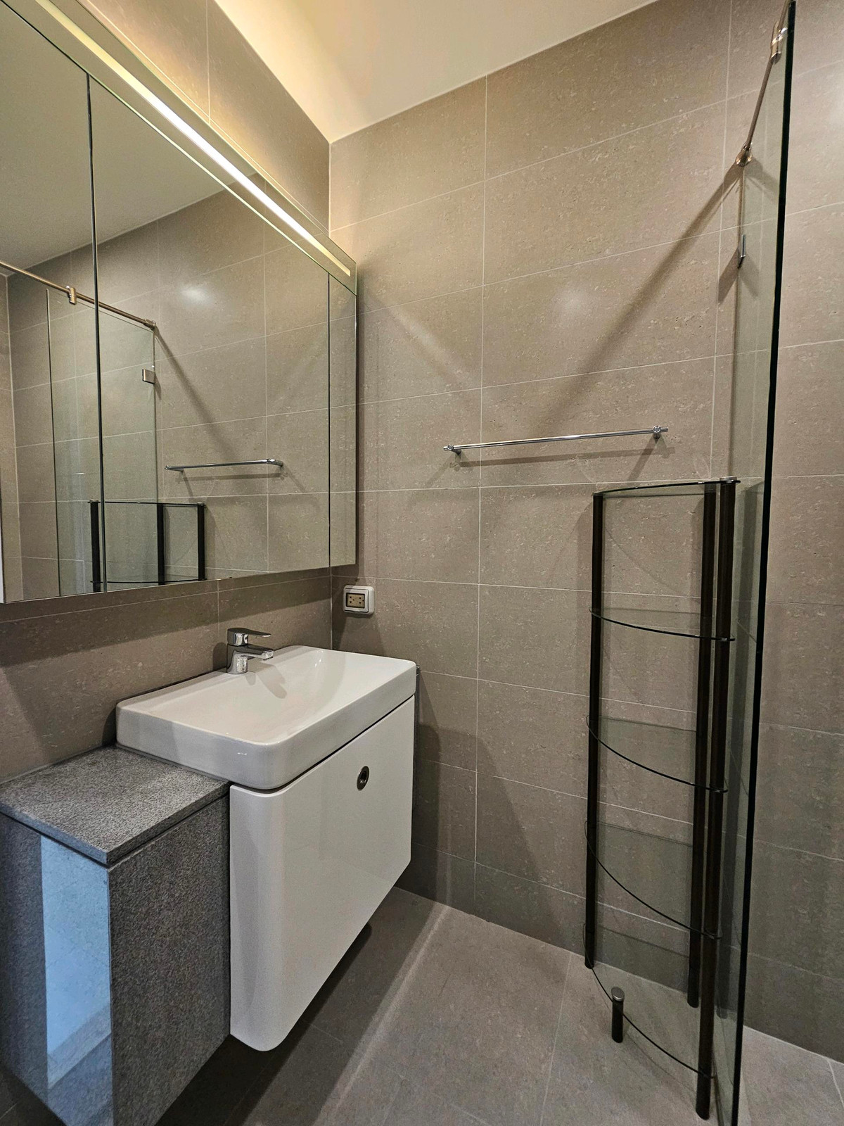 ให้เช่าคอนโดวิทยุ ชิดลม หลังสวน : 🔥ให้เช่า🔥 Noble เพลินจิต 1 ห้องนอน 45ตรม. พร้อมเข้าอยู่!