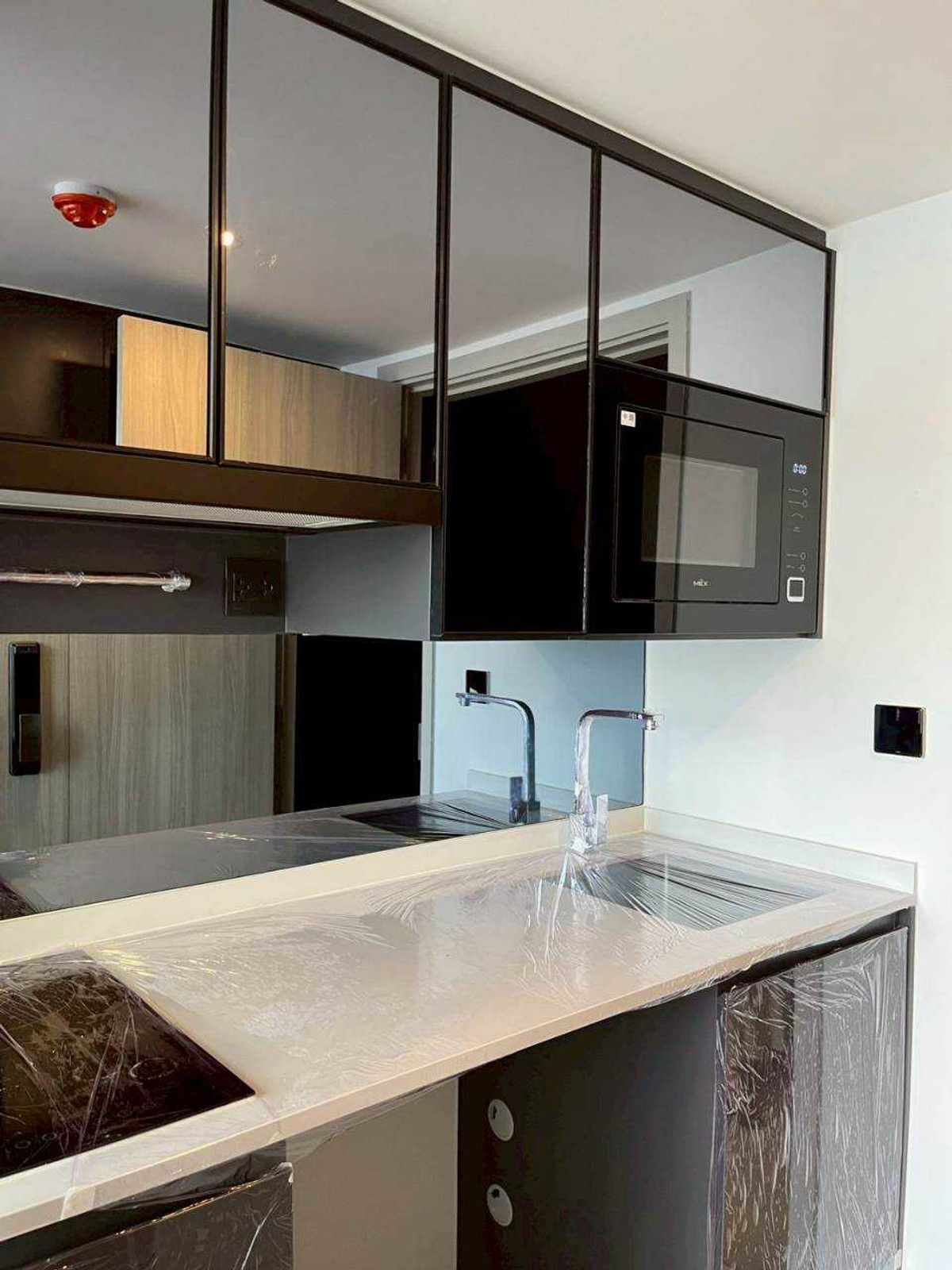 ขายคอนโดสยาม จุฬา สามย่าน : LTH14545 – Elevated Comfort in the Heart of the City | Park Origin Chula Samyan | 65.58 sqm | 1 Bed Plus Duo | Near BTS Sala Daeng | 12.89 MB (FORM 18 MB )| คอนโดขาย พาร์ค ออริจิ้น จุฬา-สามย่าน