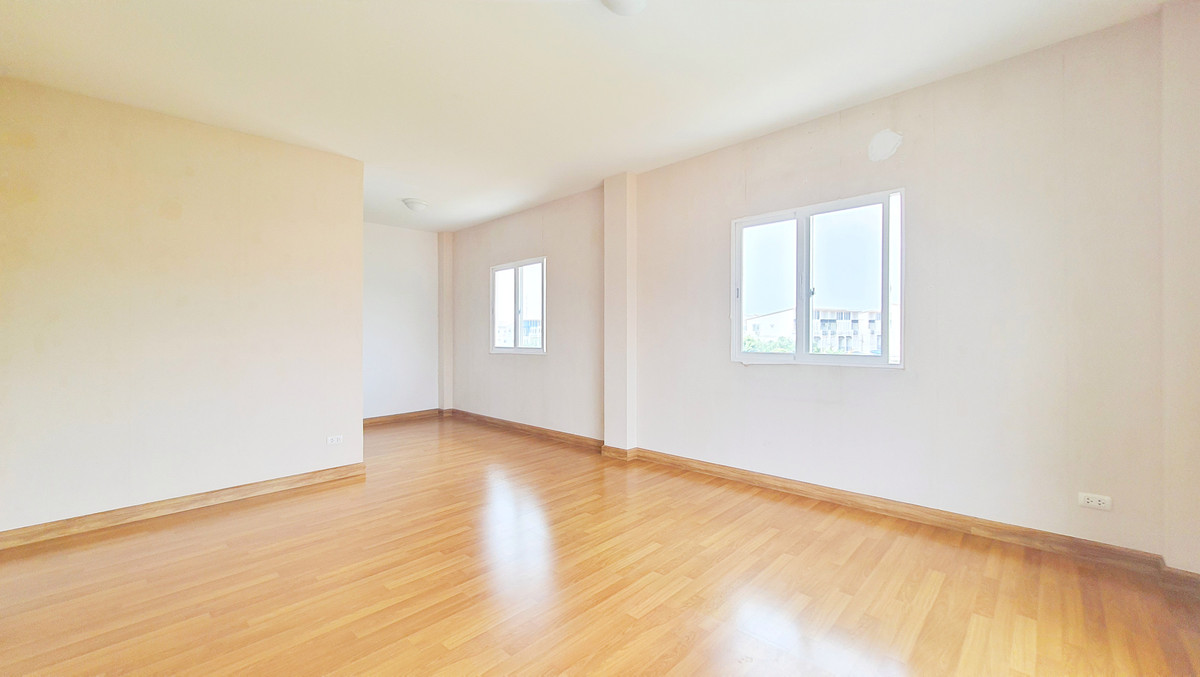 ขายบ้านพระราม 5 ราชพฤกษ์ บางกรวย : ขายด่วนบ้านเดี่ยว 3 ชั้น หลังริม MIND ปิ่นเกล้า-จรัญ 5 ห้องนอน 5 ห้องน้ำ พื้นที่เยอะ ต่อเติมครบพร้อมอยู่ ใกล้ทางด่วนศรีรัช คุ้มมาก 