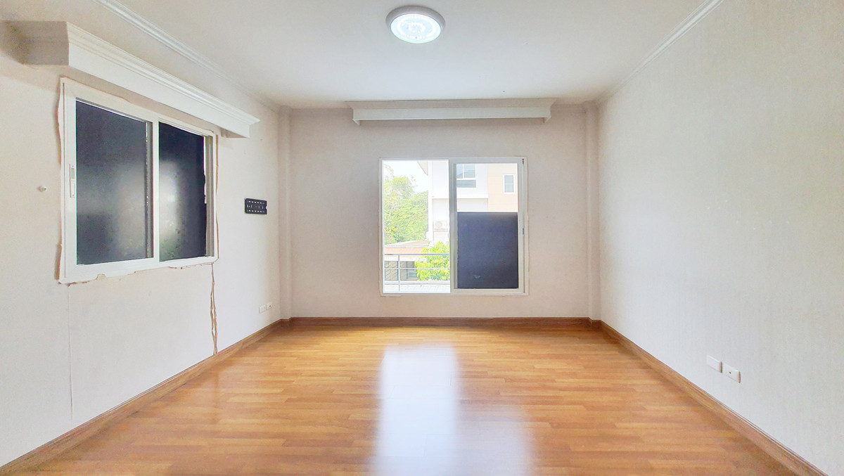 ขายบ้านพระราม 5 ราชพฤกษ์ บางกรวย : ขายด่วนบ้านเดี่ยว 3 ชั้น หลังริม MIND ปิ่นเกล้า-จรัญ 5 ห้องนอน 5 ห้องน้ำ พื้นที่เยอะ ต่อเติมครบพร้อมอยู่ ใกล้ทางด่วนศรีรัช คุ้มมาก 